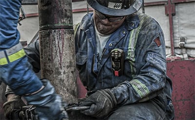 golfkust-olie-gas-held-duim