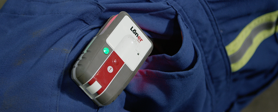 Blogafbeeldingen - Blackline Safety valdetectie-alarm op Loner 900-apparaat voor alleenwerkers