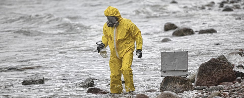 eenzame-werker-op-afstand-3